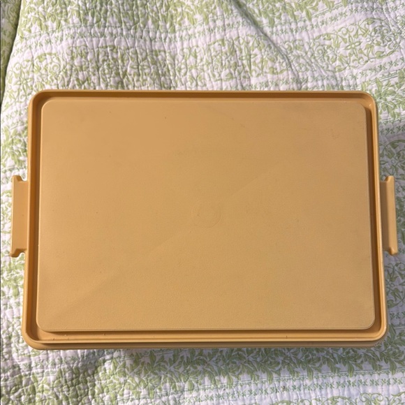 TUPPERWARE Cream Rectangular Storage Container - Picture 3 of 4